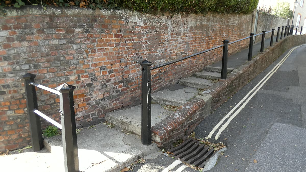How Much Does It Cost to Build a Retaining Wall?